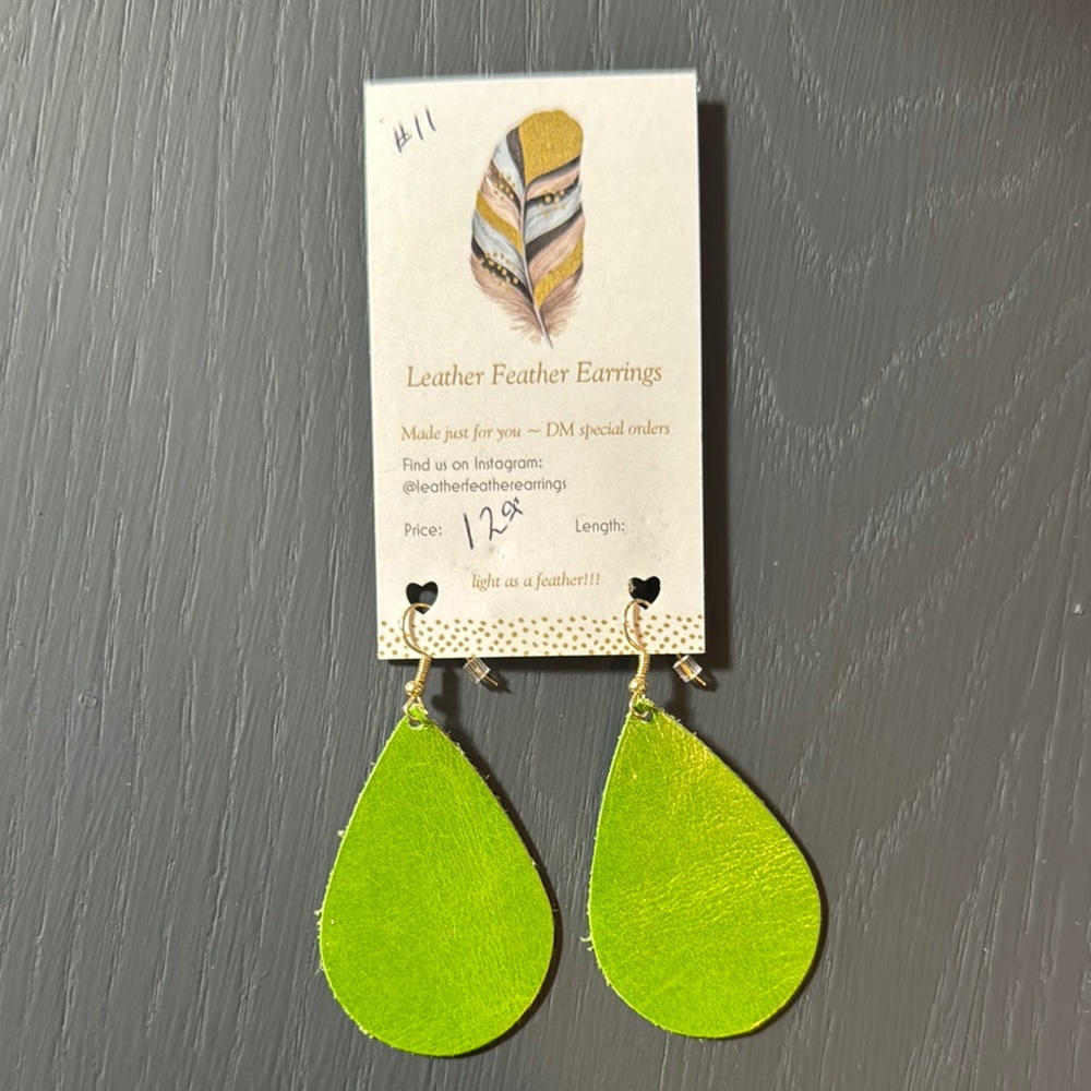 $5 bundled 🆕 Green Leather Feather Teardrop Earrings